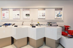 1F ゼロ戦主腳緩衝器、最新技術紹介エリア